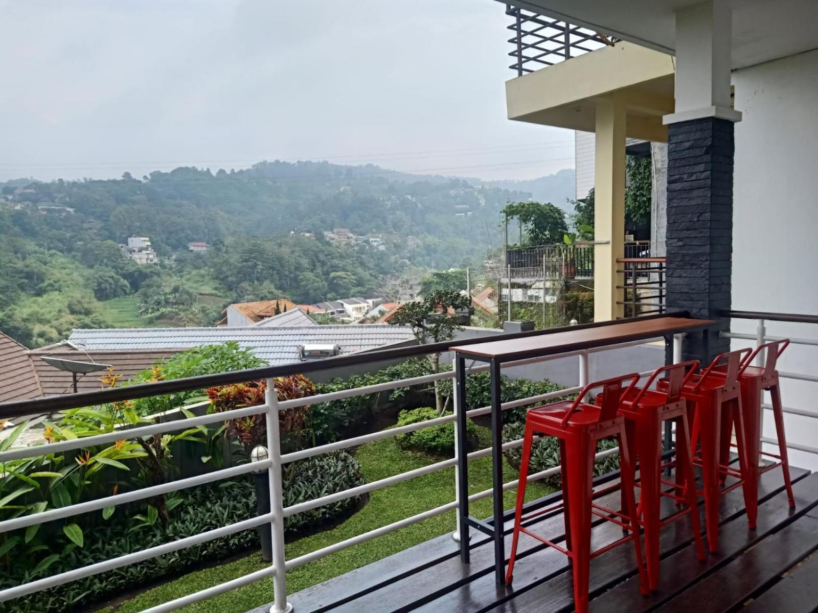 Villa Keluarga Syariah Resor Dago Pakar Bandung - View Bukit מראה חיצוני תמונה